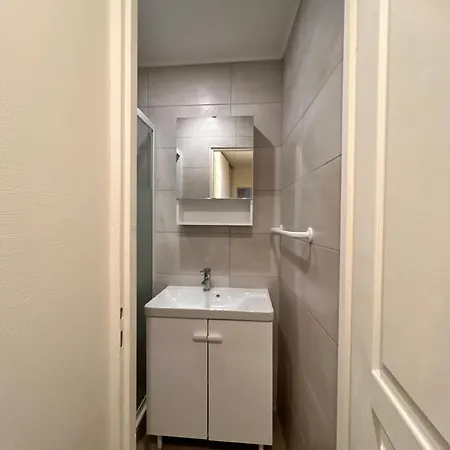 Rdc 9 Personnes, 2 Chambres, Wifi, Proche Du Centre 公寓